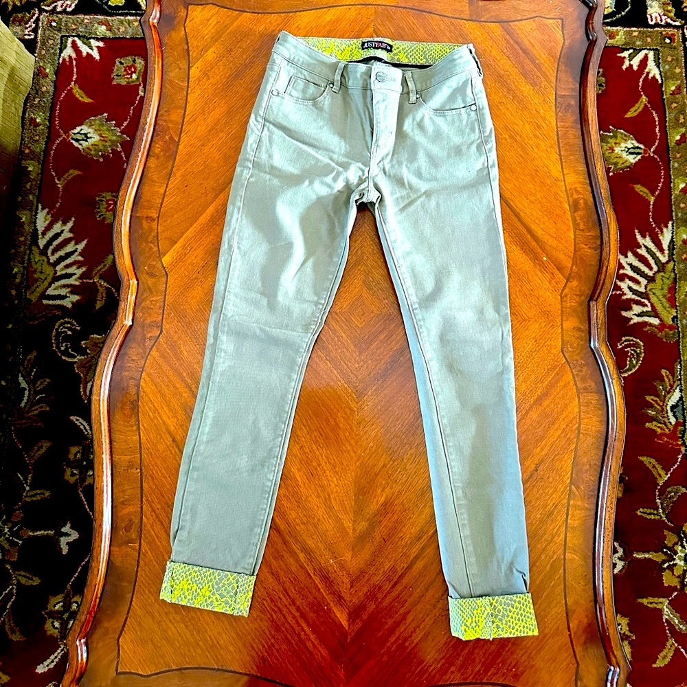Taupe jean pants Size 26 with stretch SUPER CUTE EUC